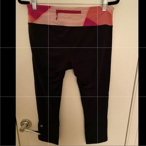LULULEMON ATHLETICA Cropped Legging